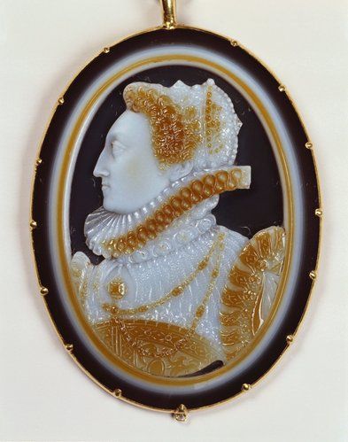 Elizabeth I – Cameo, c.1575–85; Setting From the Early 18th Century | RCIN 65186