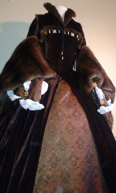 Recreation of a Tudor Court Gown